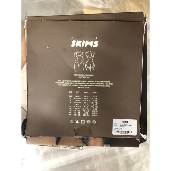 SKIMS Seamless Sculpt Brief Bodysuit Sleeveless Scoop Neck in Clay Tan NWT Large - Picture 6 of 9